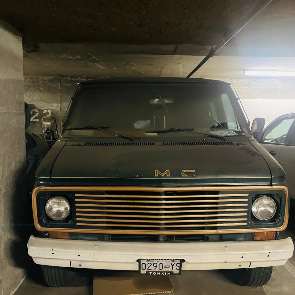 GMC Vandura 1974 photo 2
