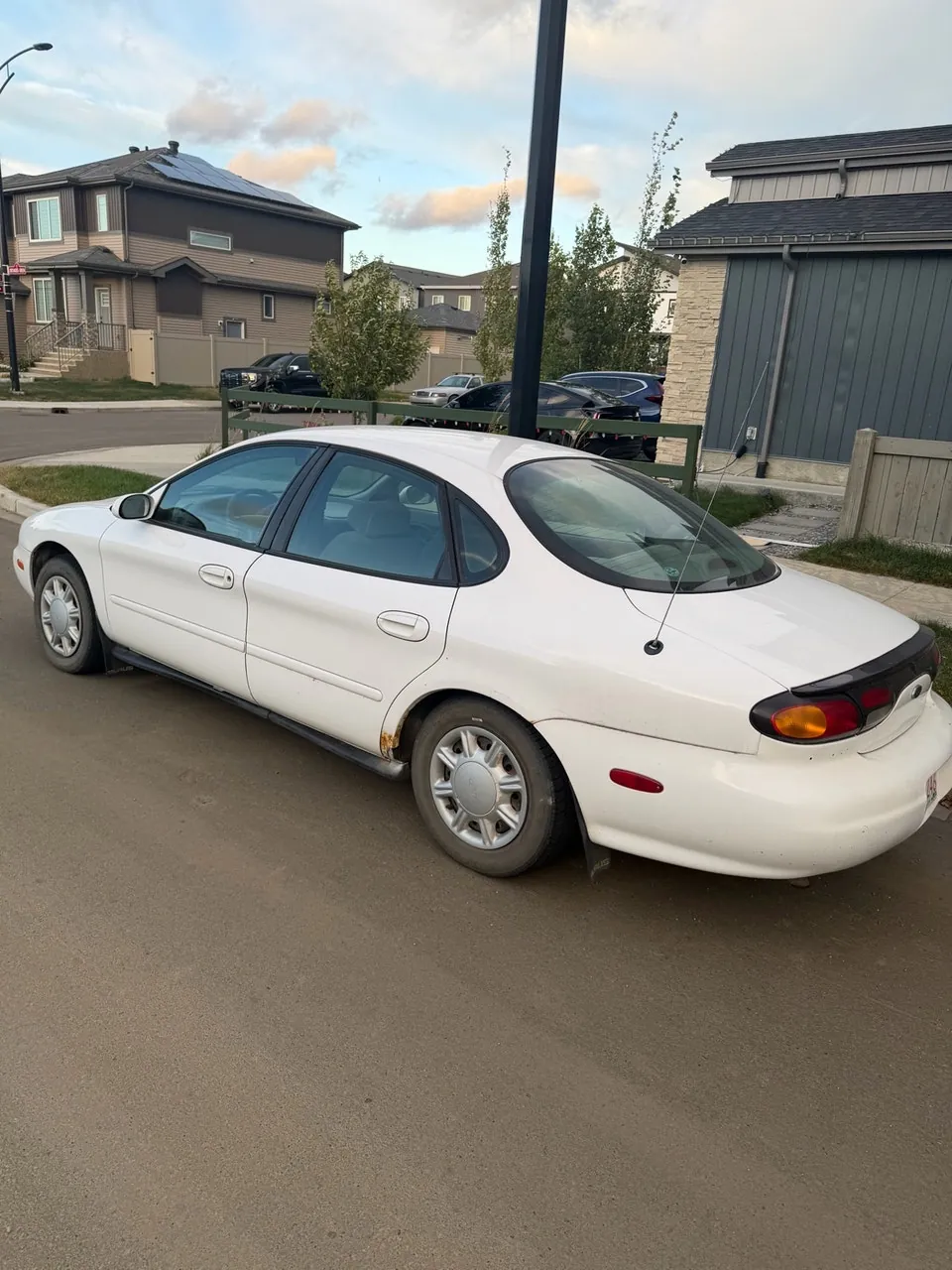 Ford Taurus 1999 photo 3