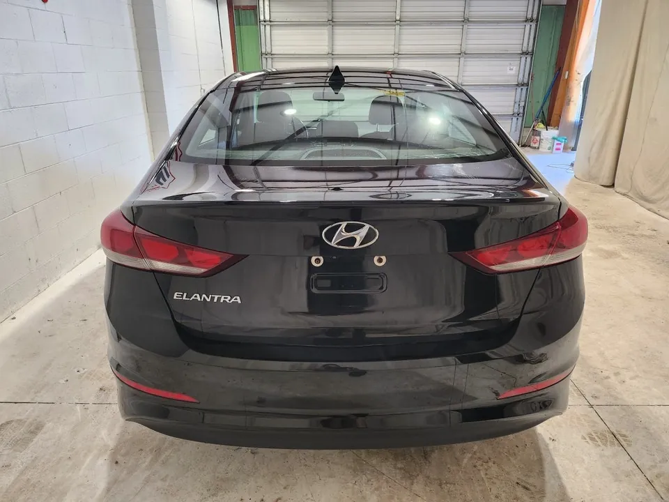 Hyundai Elantra 2018 photo 3
