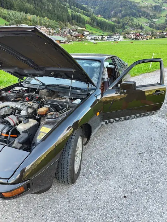 Porsche 924 1980 photo 2