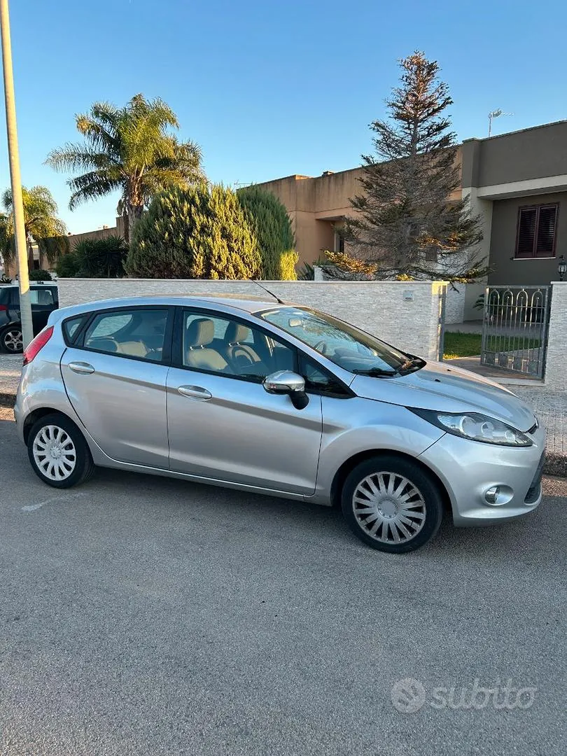 Ford Fiesta 2012 photo 4