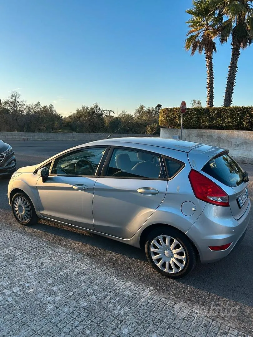 Ford Fiesta 2012 photo 5