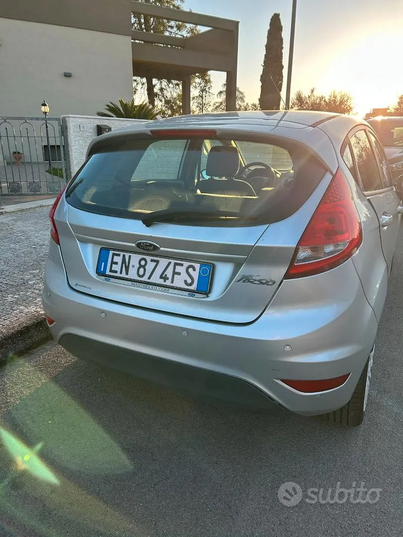 Ford Fiesta 2012 photo 3