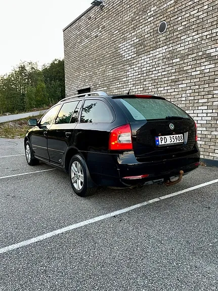 Skoda Octavia 2011 photo 4