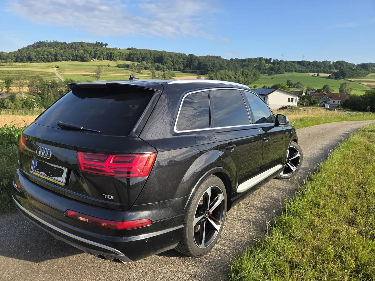 Audi Q7 2016 photo 3