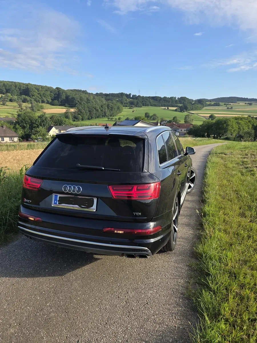 Audi Q7 2016 photo 2