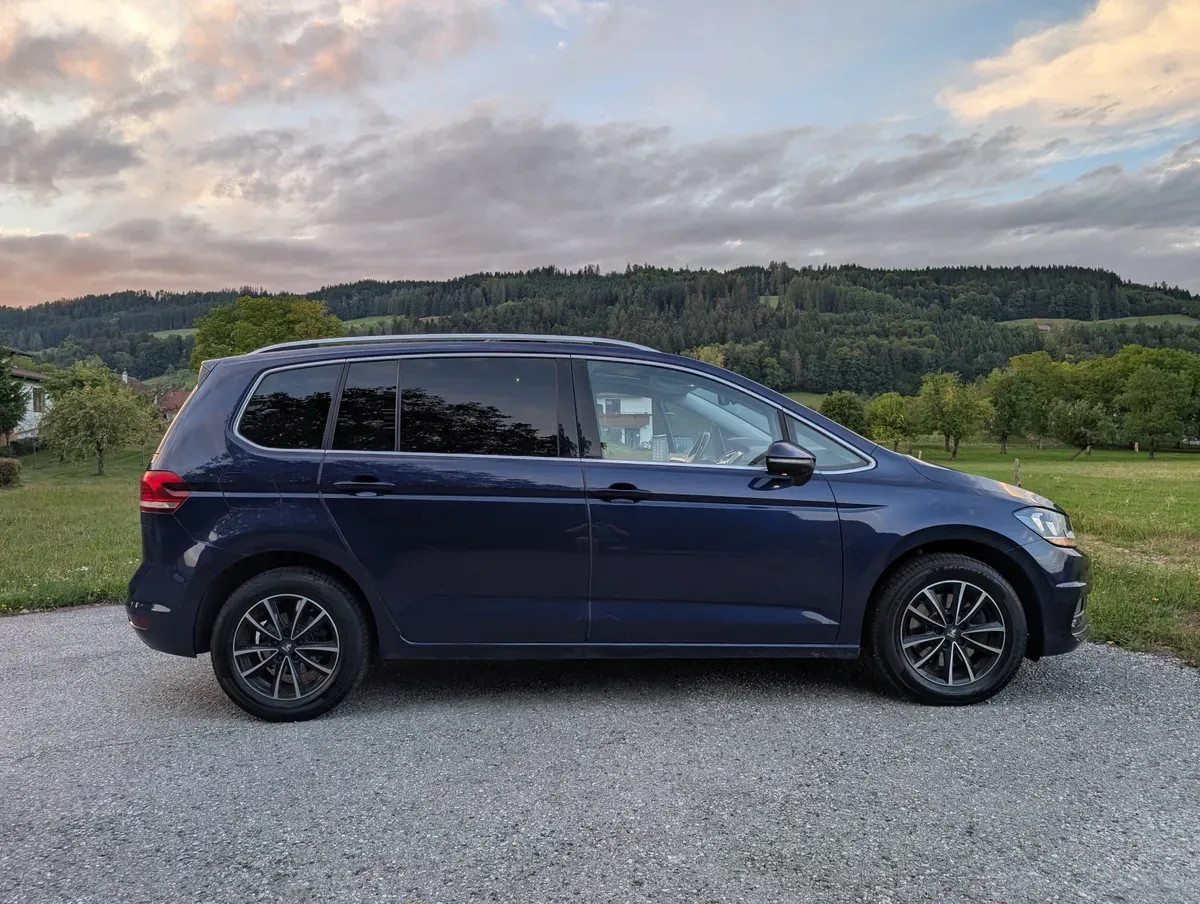 Volkswagen Touran 2017 photo 3