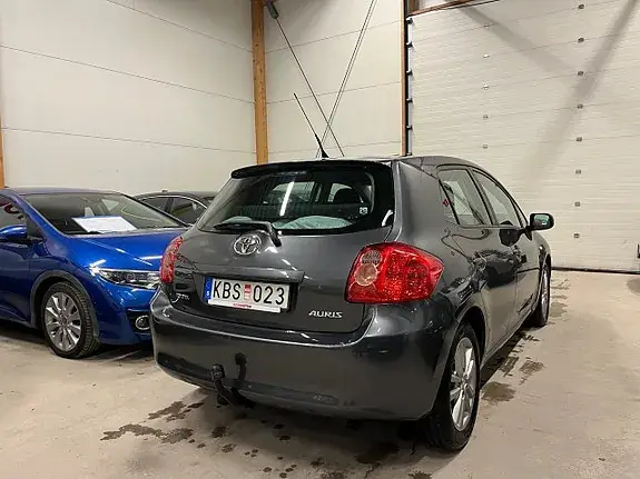 Toyota Auris 2009 photo 3
