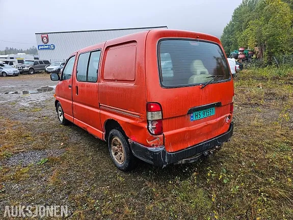 Toyota Hiace 2006 photo 3