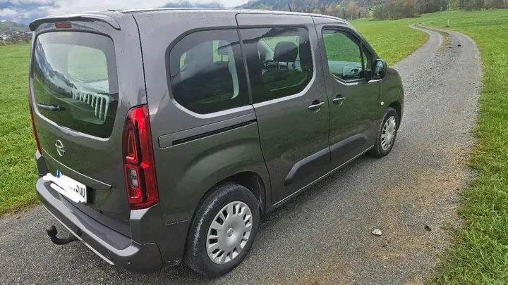 Opel Combo 2022 photo 2