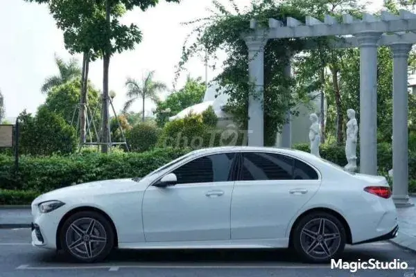 Mercedes-Benz C-Class 2025 photo 4