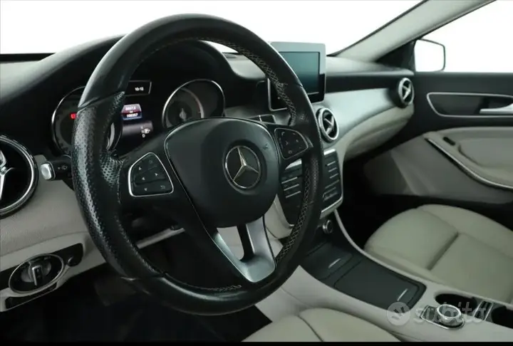 Mercedes-Benz Gla 200 2016 photo 3