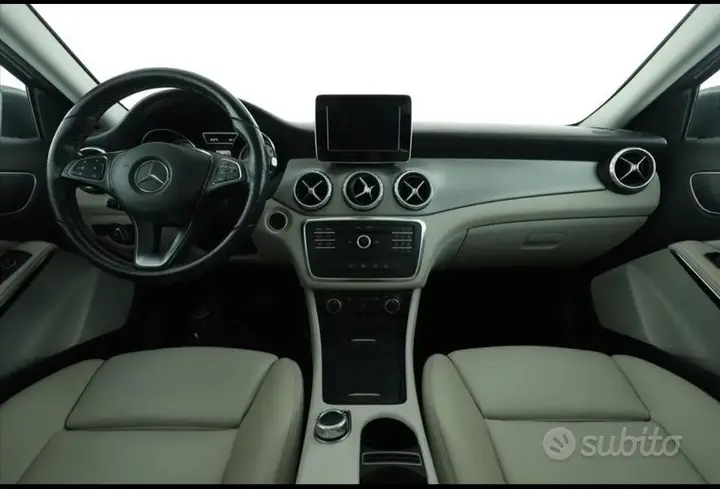Mercedes-Benz Gla 200 2016 photo 2