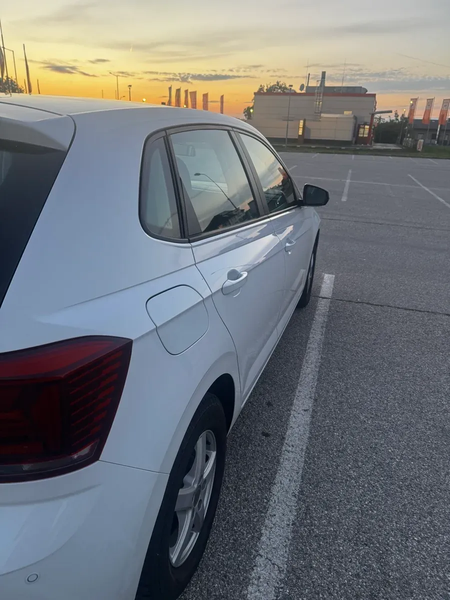 Volkswagen Polo 2018 photo 2