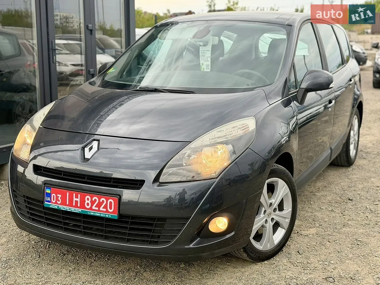 Renault Grand Scenic 2010 photo 2