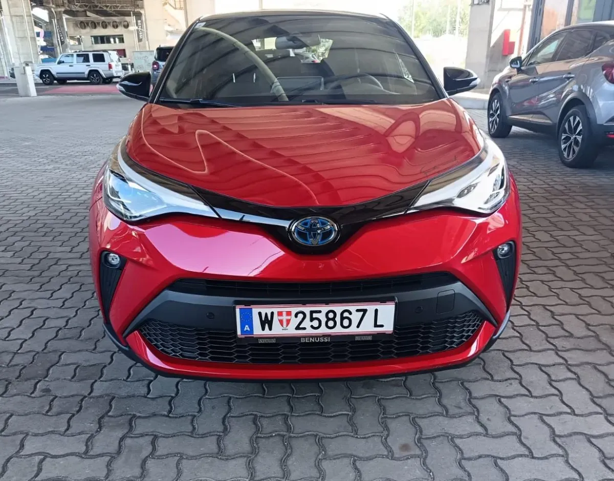Toyota C-Hr 2021 photo 2