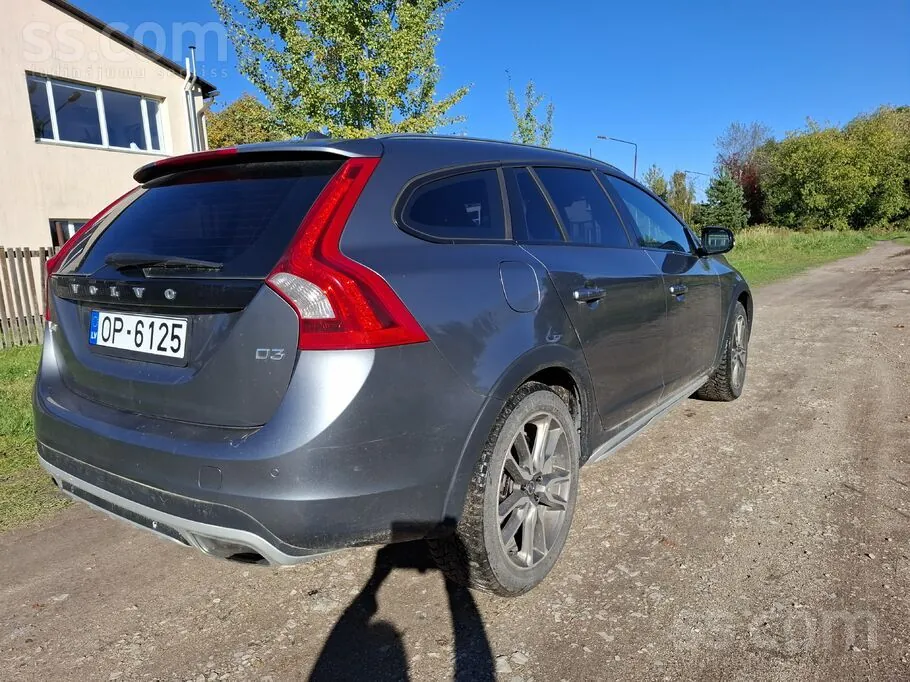 Volvo V60 2017 photo 2