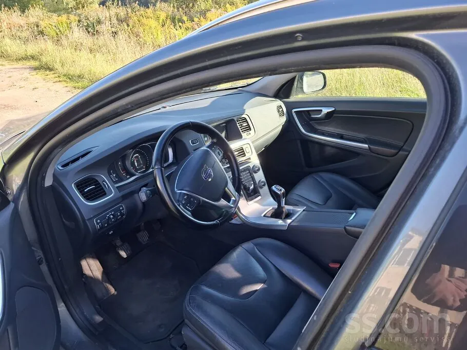 Volvo V60 2017 photo 5
