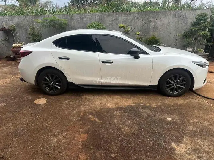Mazda 3 2018 photo 3