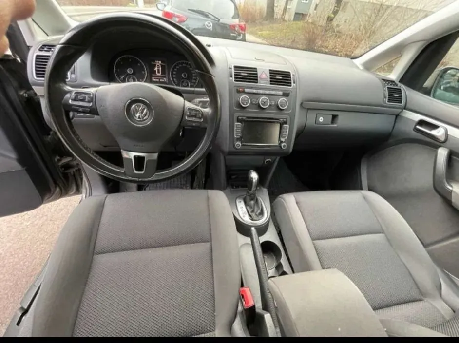 Volkswagen Touran 2013 photo 3