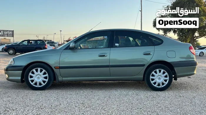 Toyota Avensis 2001 photo 2