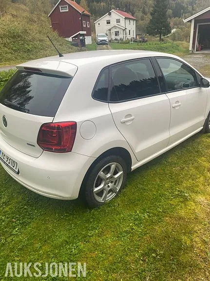 Volkswagen Polo 2013 photo 2