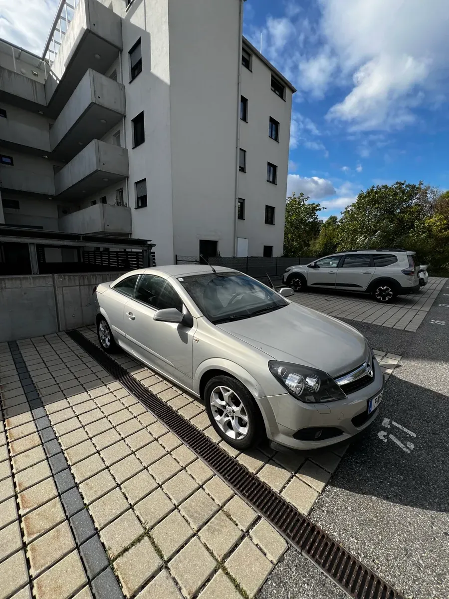 Opel Astra 2009 photo 3