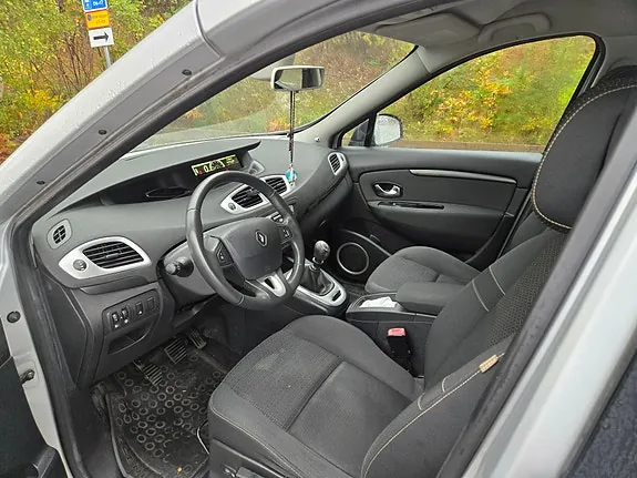 Renault Grand Scenic Iii 2010 photo 2