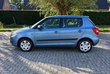 Skoda Fabia 2009 photo 2