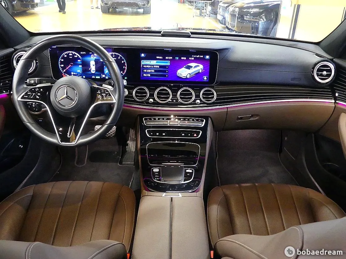 Mercedes-Benz E-Class 2023 photo 4