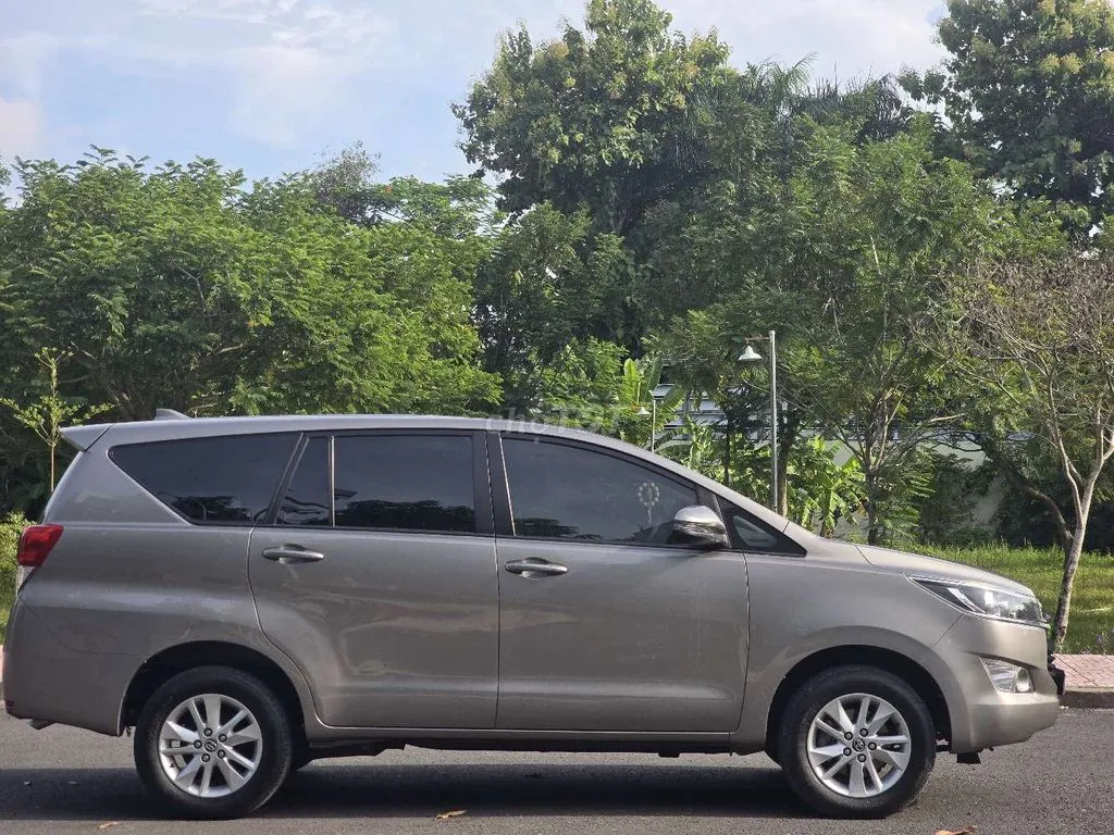 Toyota Innova 2019 photo 4