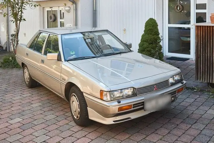 Mitsubishi Galant