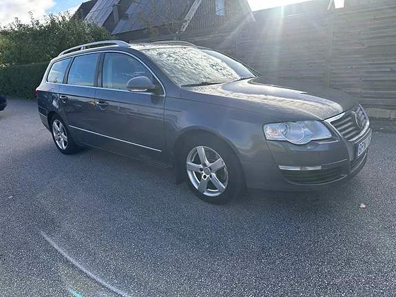 Volkswagen Passat 2010 photo 2