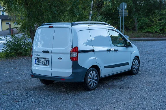 Ford Transit Courier 2016 photo 4