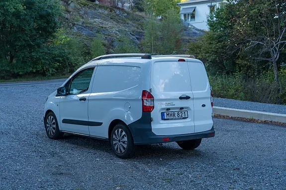 Ford Transit Courier 2016 photo 3