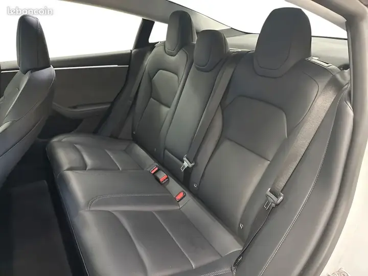 Tesla Model 3 2024 photo 5