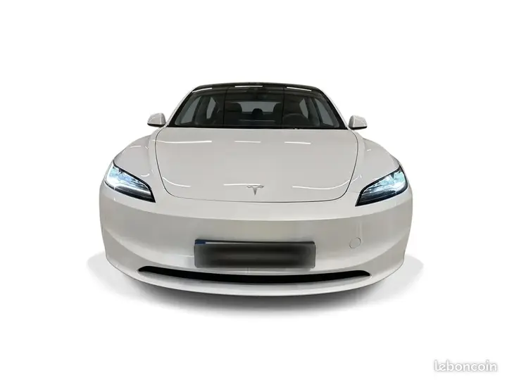 Tesla Model 3 2024 photo 2
