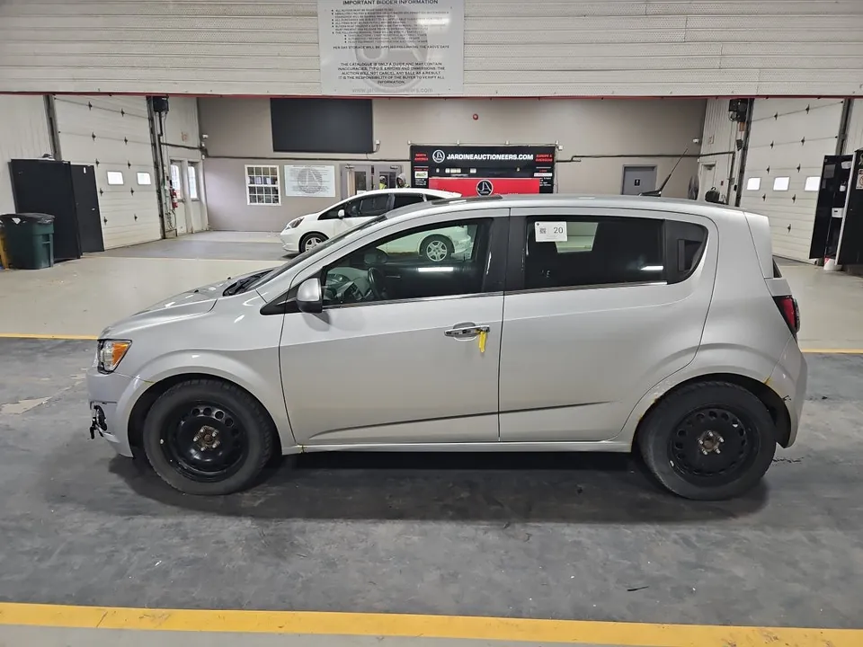 Chevrolet Sonic 2014 photo 2