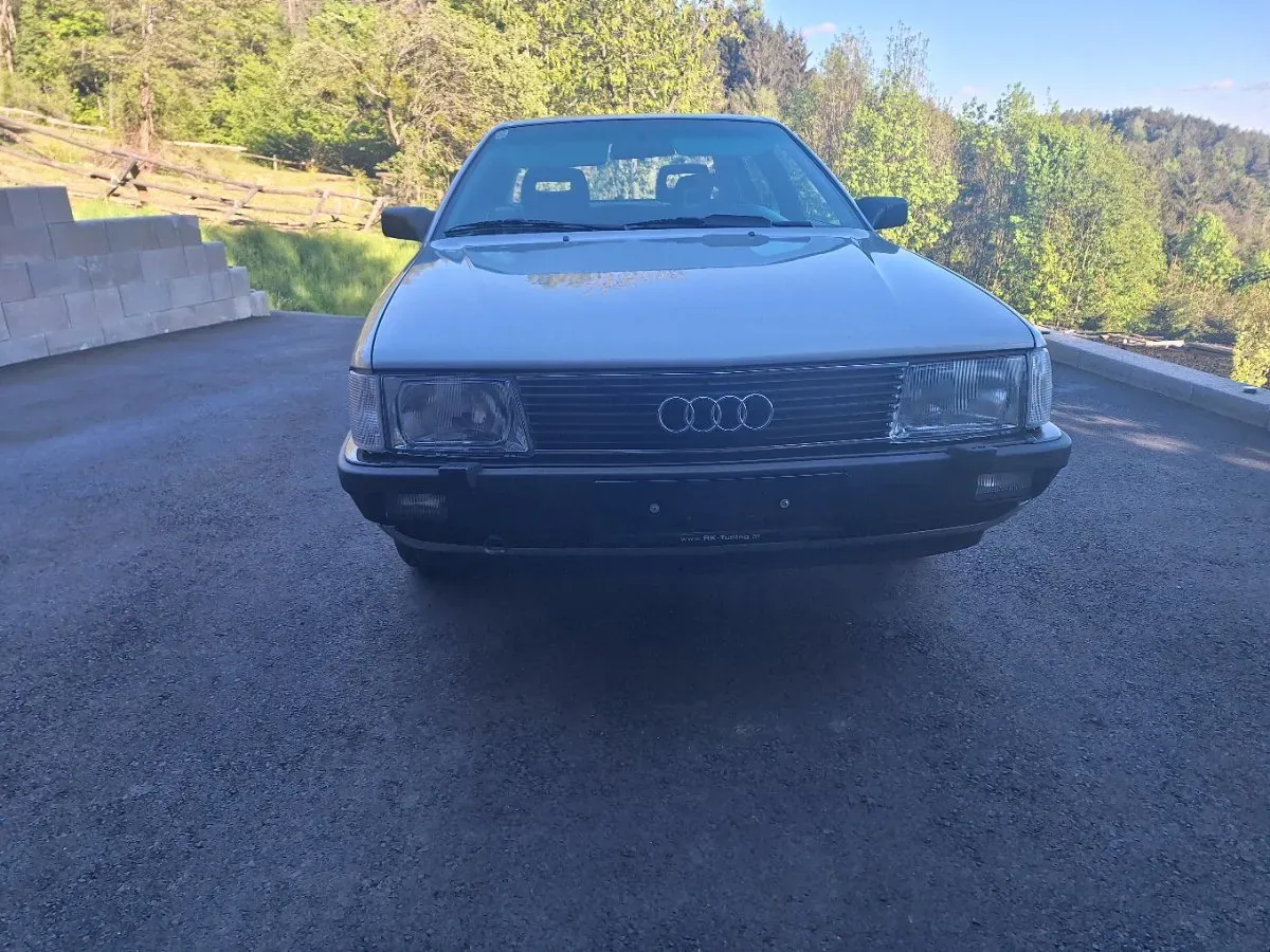 Audi 100 1988 photo 2