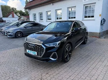 Audi Q3 2022 photo 2