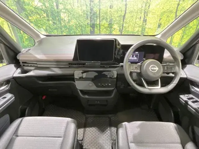 Nissan Serena 2023 photo 2