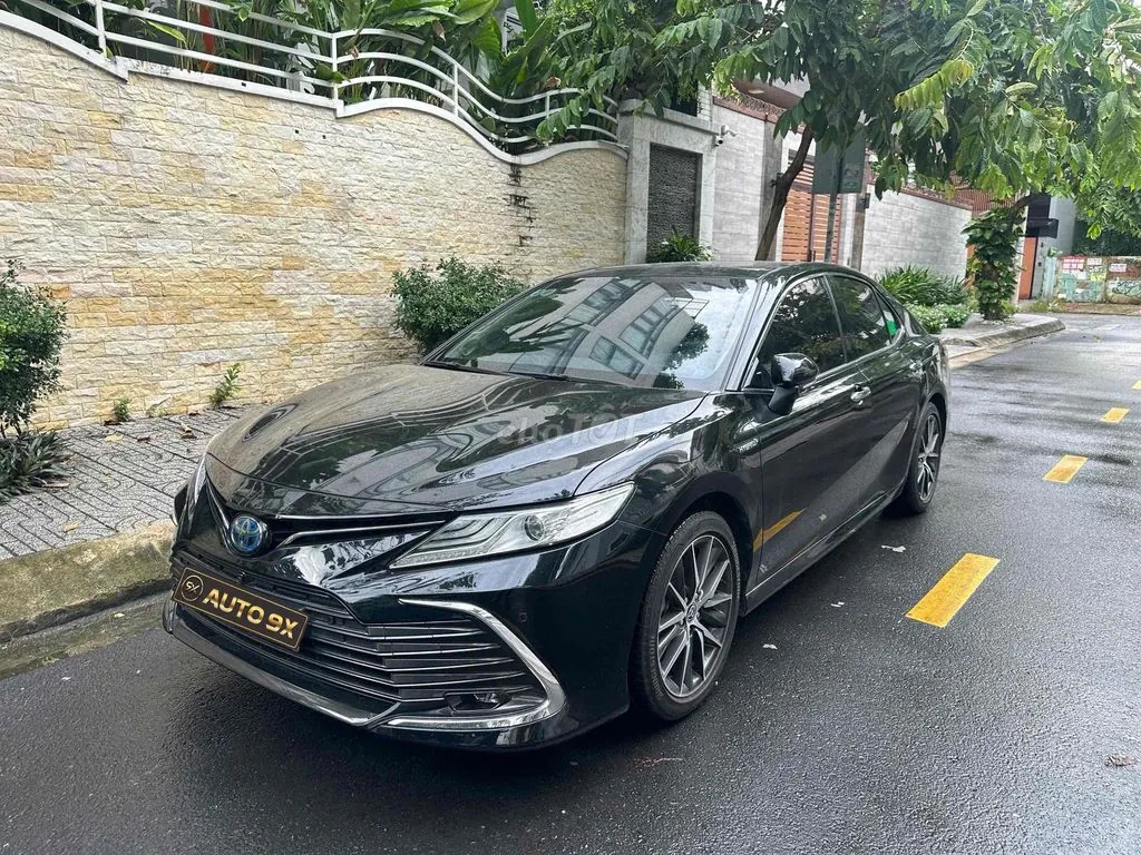 Toyota Camry 2024 photo 2