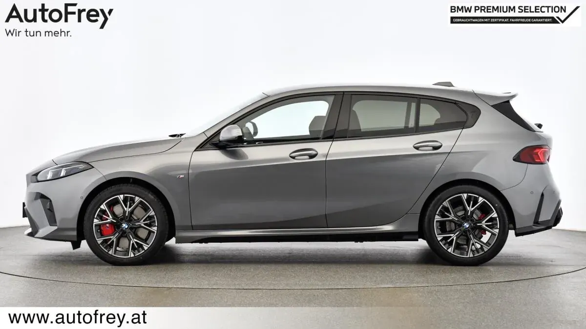BMW 1 Series 2025 photo 3