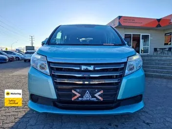 Toyota Noah 2014 photo 3