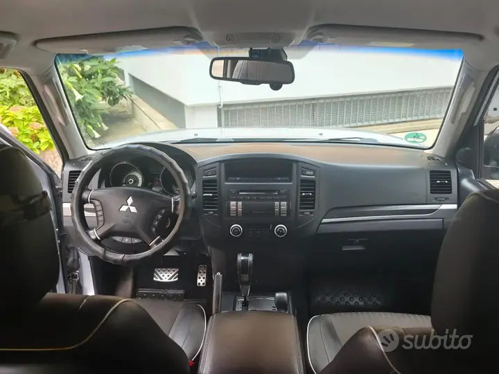 Mitsubishi Pajero 2010 photo 5