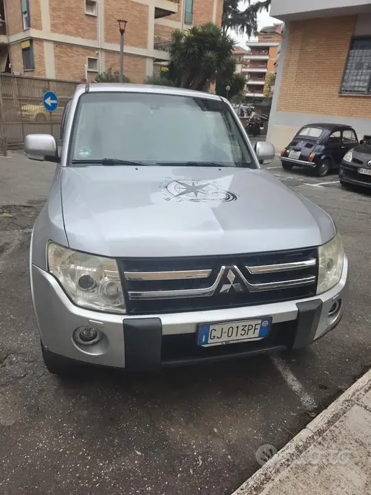 Mitsubishi Pajero 2010 photo 3
