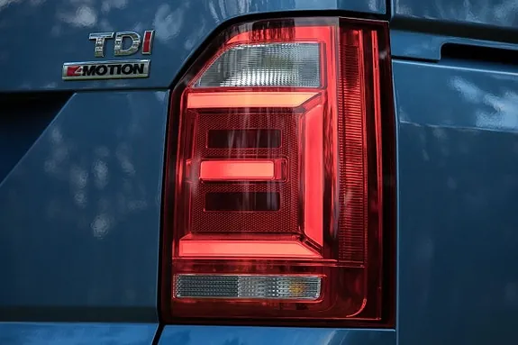 Volkswagen Transporter 2017 photo 2