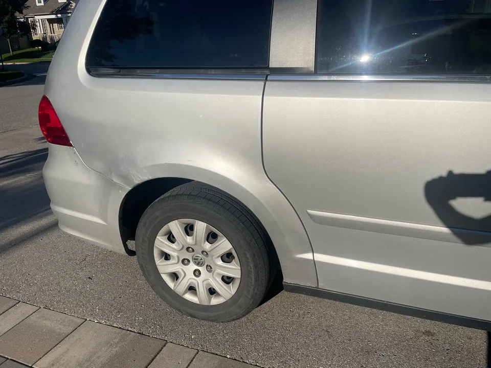 Volkswagen Routan 2012 photo 3