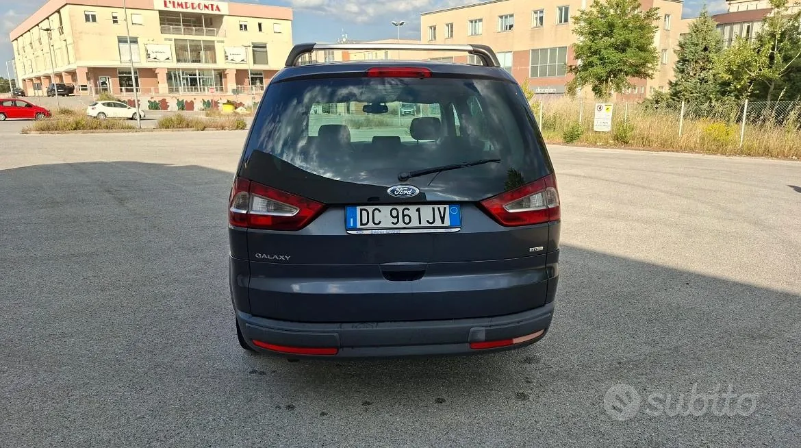 Ford Galaxy 2009 photo 4