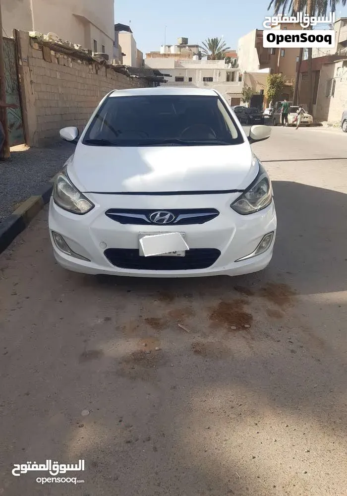 Hyundai Accent 2012 photo 4